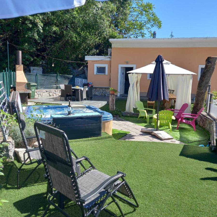 Holiday home Kuca Melita -jacuzzi